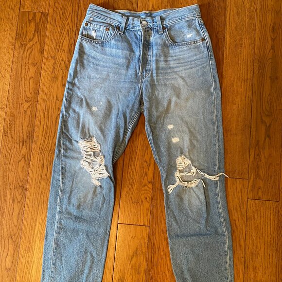 Levi's 501 Crop Premium Jeans - Picture 4 of 8